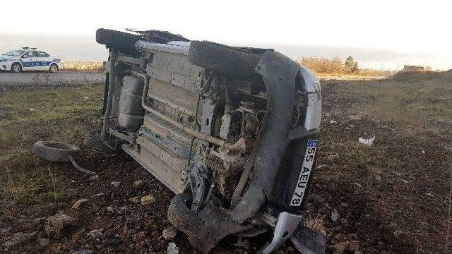 14 Yaşındaki &Ccedil;ocuk Babasının Aracıyla Kaza Yaptı: 3 Yaralı 1