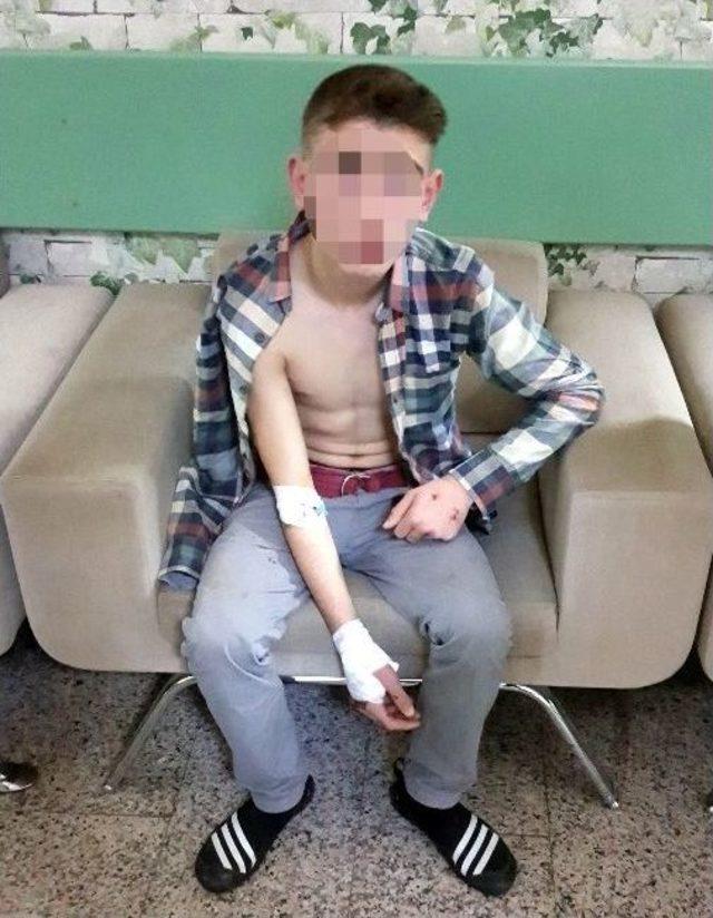 14 Yaşındaki &Ccedil;ocuk Babasının Aracıyla Kaza Yaptı: 3 Yaralı 2