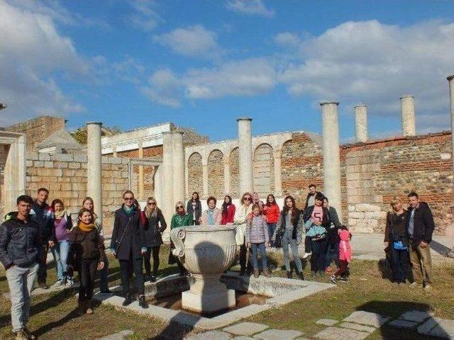 Rusça Konuşanlar Derneği Üyeleri Salihli’yi Gezdi