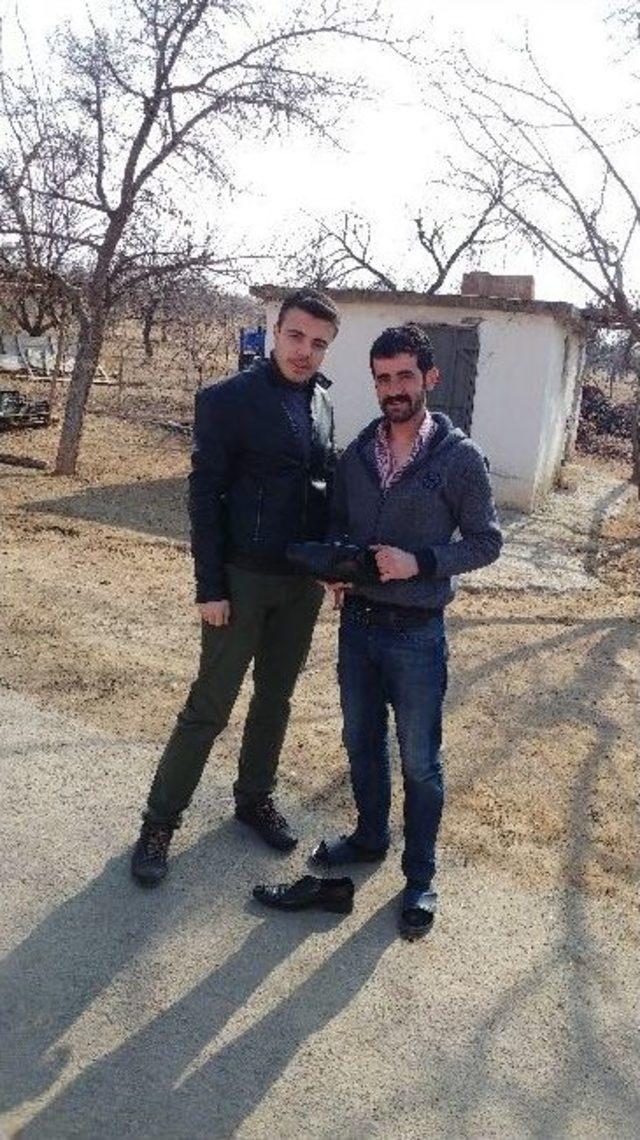 Akil Gençlerden 40 Çift Ayakkabı Yardımı 1