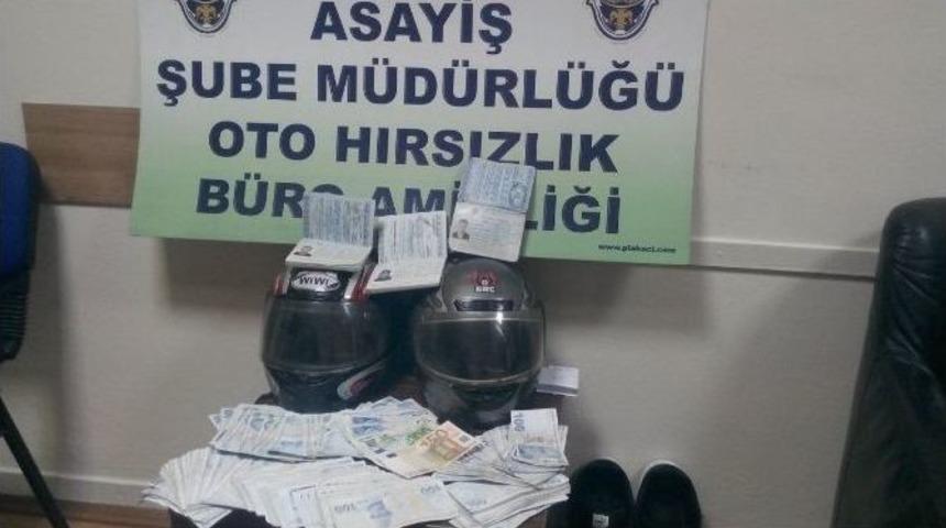 Ara&ccedil;ların Camlarını Kırıp Y&uuml;kl&uuml; Miktarda Hırsızlık Yapan 2 Suriyeli Hırsız Yakayı Ele Verdi