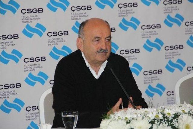 Bakan M&uuml;ezzinoğlu: &ldquo;siyasi D&uuml;ş&uuml;ncelerimiz Farklı Olabilir Ama İnsanımızın Sorunları Ortak&rdquo; 1