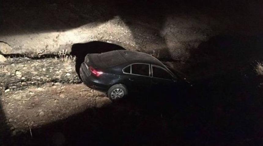 Kontrolden &Ccedil;ıkan Otomobil Şarampole Yuvarlandı