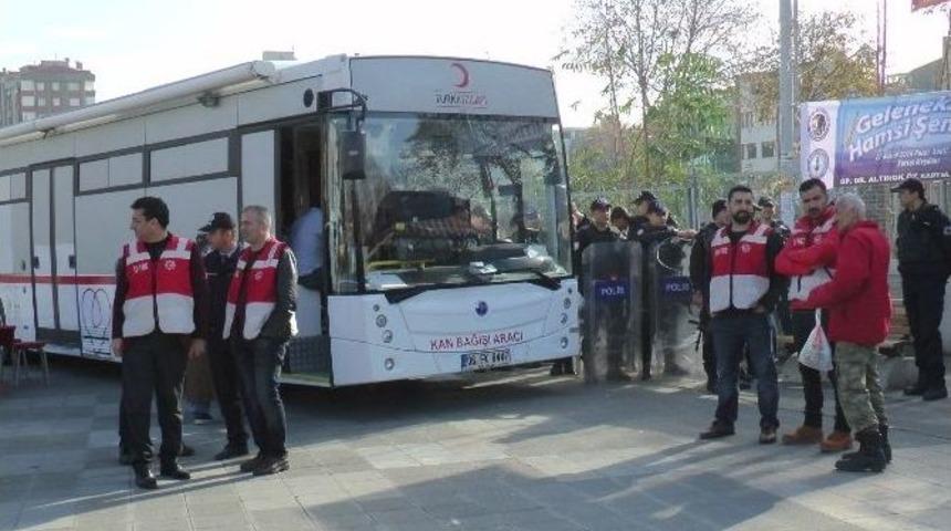 Kartal&rsquo;da Miting Alanına Girişler Başladı