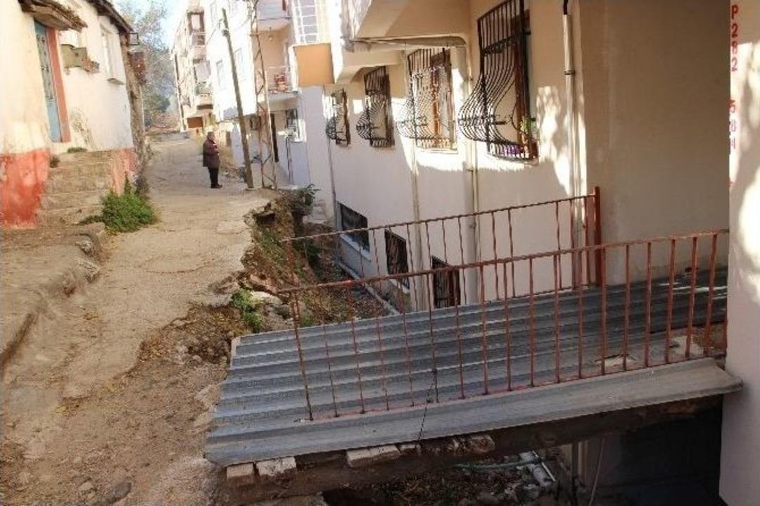 (&ouml;zel Haber) Bu Sokakta Y&uuml;r&uuml;mek Cesaret İster