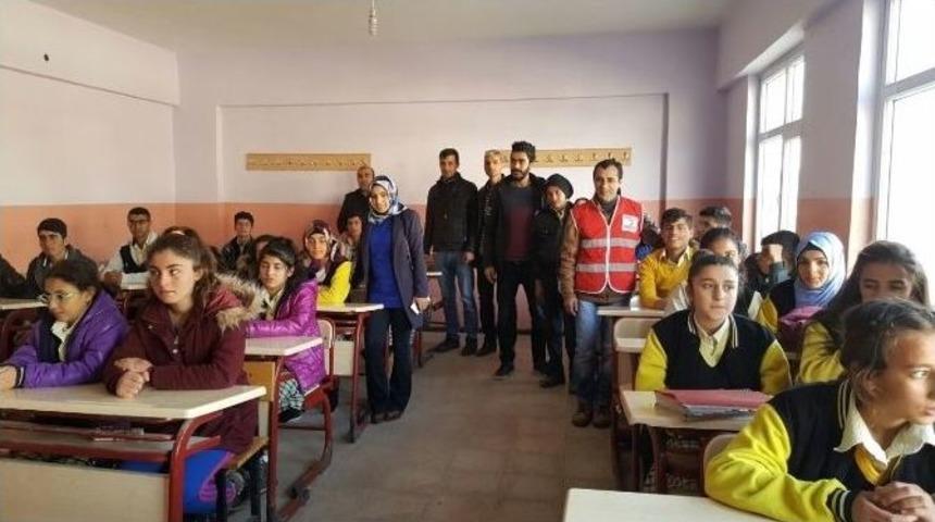 Kızılay&rsquo;dan &Ouml;ğrencilere Yardım