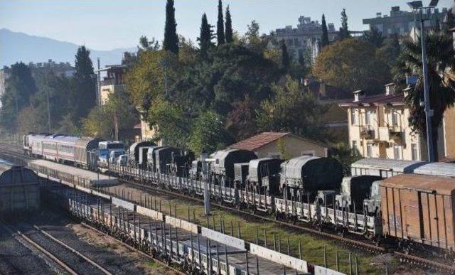 İstanbul'dan İslahiye'ye Askeri Sevkiyatı Sürüyor