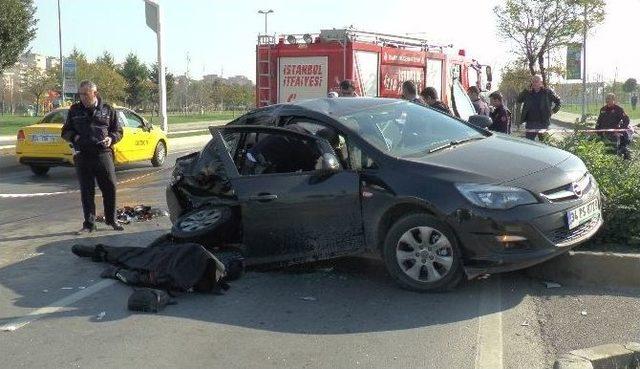 Motosiklet, Hatalı Dönüş Yapan Otomobile Çarptı: 1 Ölü, 3 Yaralı 3