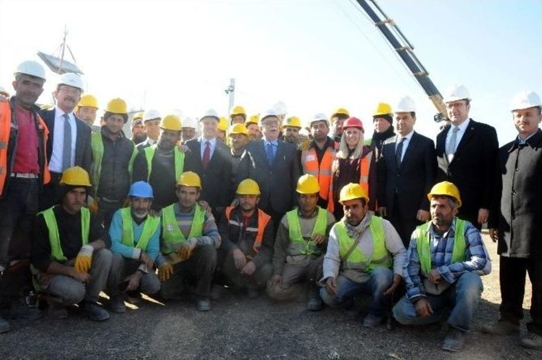 Bakan Avcı&rsquo;dan Alpu İl&ccedil;esine Ziyaret