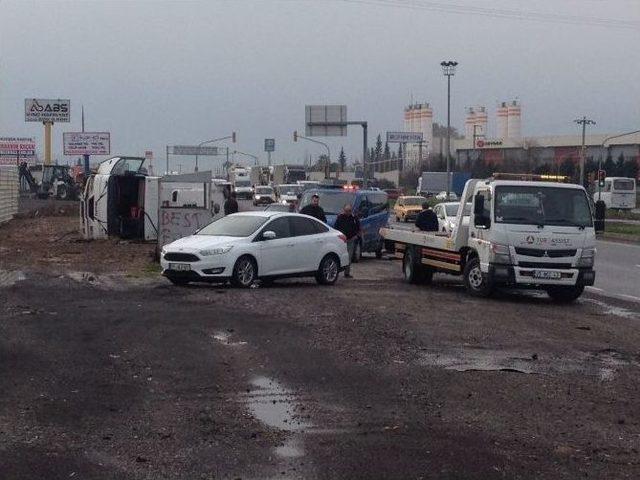 Aliağa’da İşçi Servisi Devrildi: 12 Yaralı