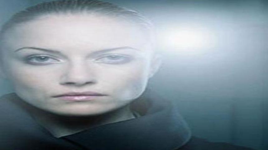 &Ouml;l&uuml;m anındaki beyaz ışığın sırrı &ccedil;&ouml;z&uuml;ld&uuml;