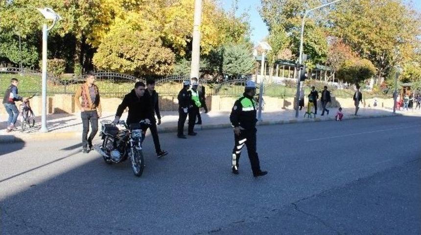 Motosiklet Uygulamaları Aralıksız Devam Ediyor