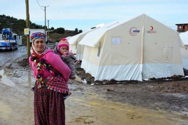 Depremin Vurduğu Ayvacık'ta, Çadır Yerine 'konteyner Kent' Kuruluyor