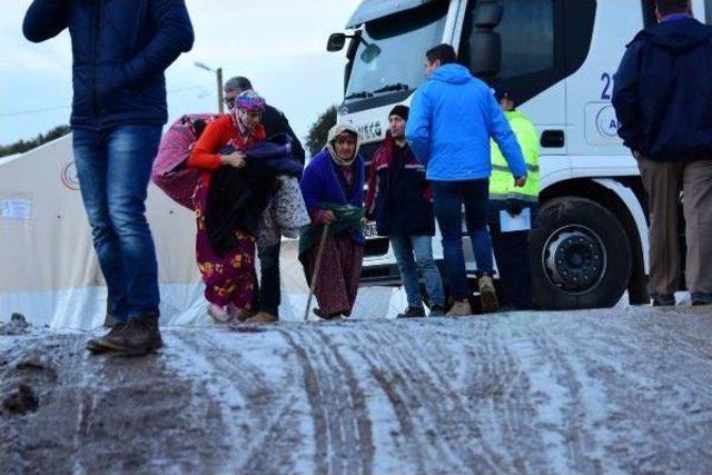 Depremin Vurduğu Ayvacık ta, &Ccedil;adır Yerine  konteyner Kent  Kuruluyor 3