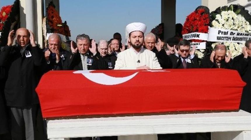 Eski Adalet Bakanı Eldem Son Yolculuğuna Uğurlandı