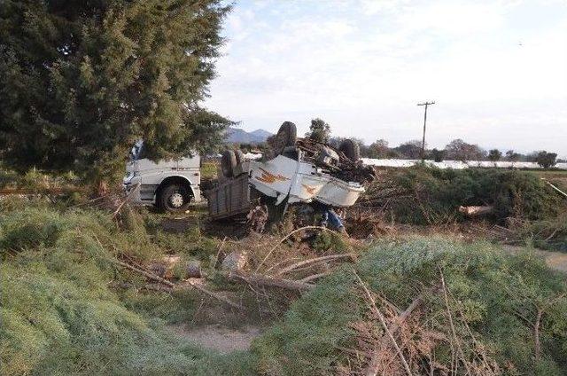 Süt Toplama Kamyonu Yoldan Çıktı, Bir Kişi Öldü