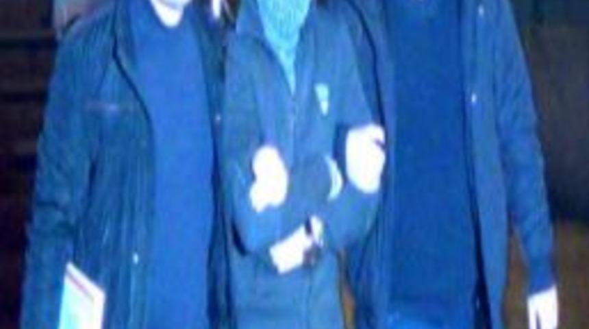 &Ccedil;aldıkları Ziynet Eşyalarını Incelerken Yakalandılar