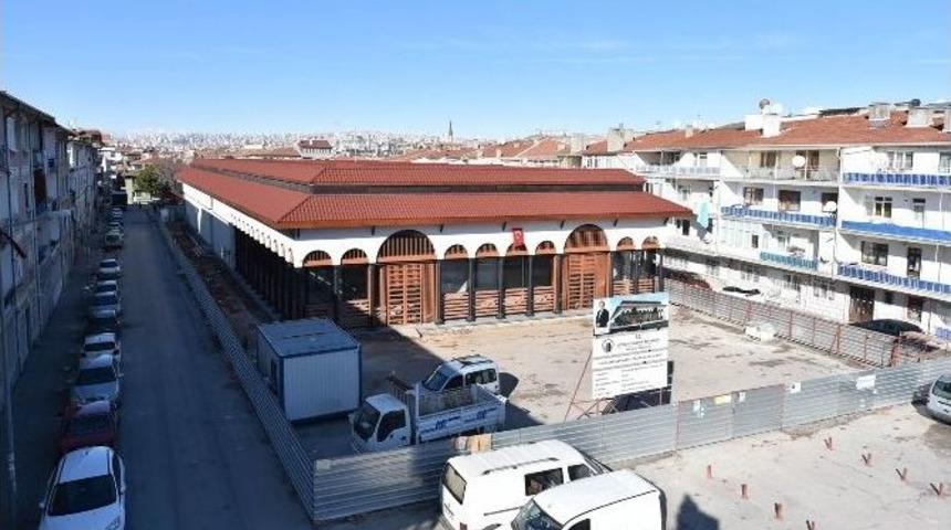 Aydınlıkevler Kapalı Semt Pazarı A&ccedil;ılmak İ&ccedil;in G&uuml;n Sayıyor