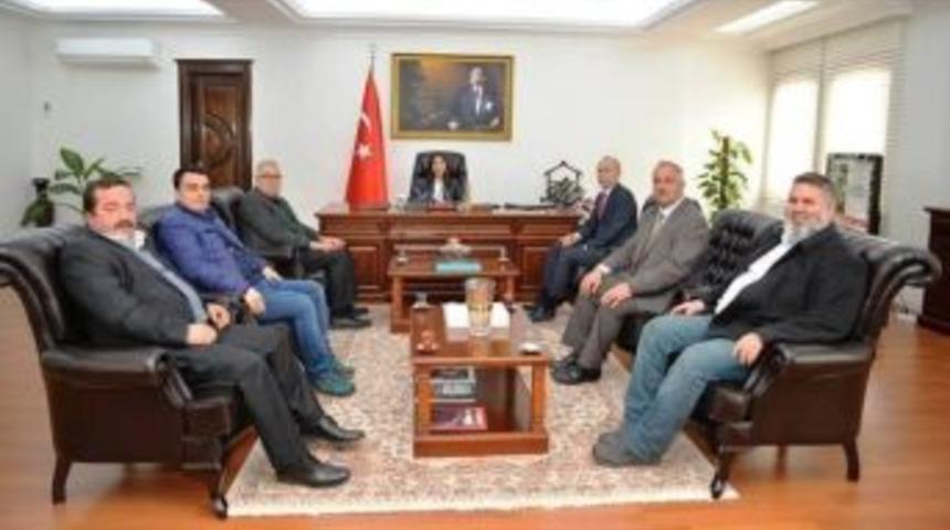 &Ccedil;i&ccedil;ek&ccedil;ilerden Vali Yılmaz&rsquo;a Ziyaret