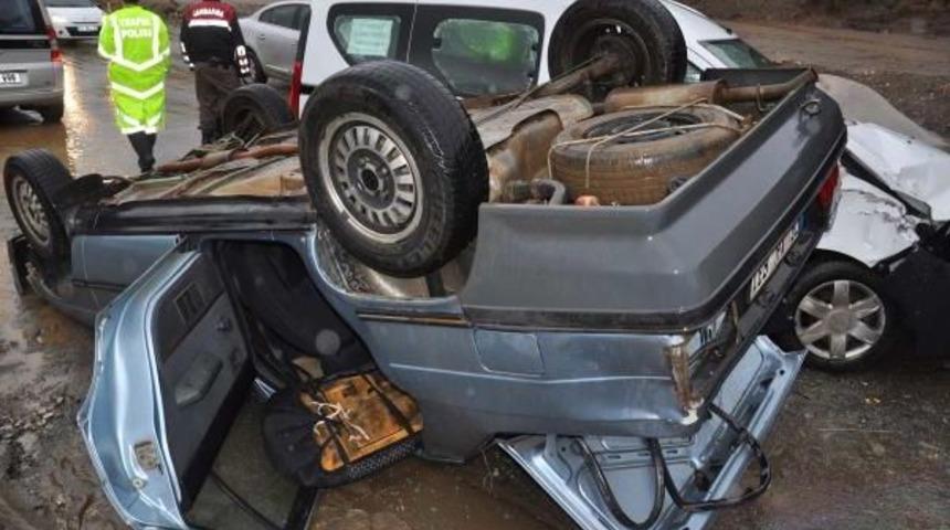 Otomobil Takla Attı: 3 Yaralı