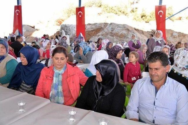 Başkan &Ccedil;er&ccedil;ioğlu Şehidin Mevlidine Katıldı 1