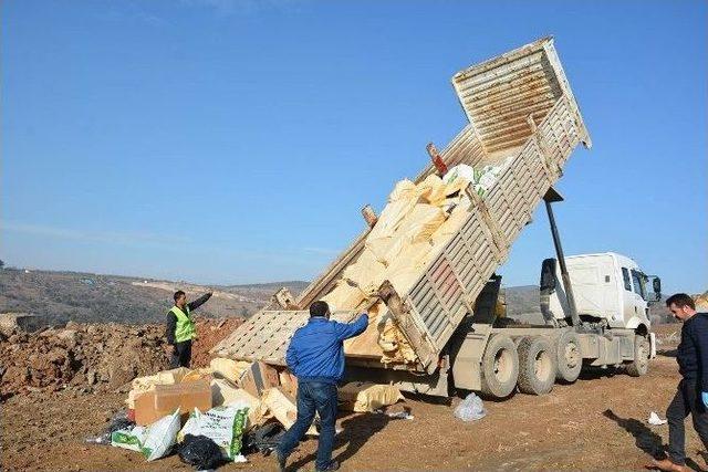 Uşak’ta Yakalanan Kaçak İçki Ve Sigaralar İmha Edildi