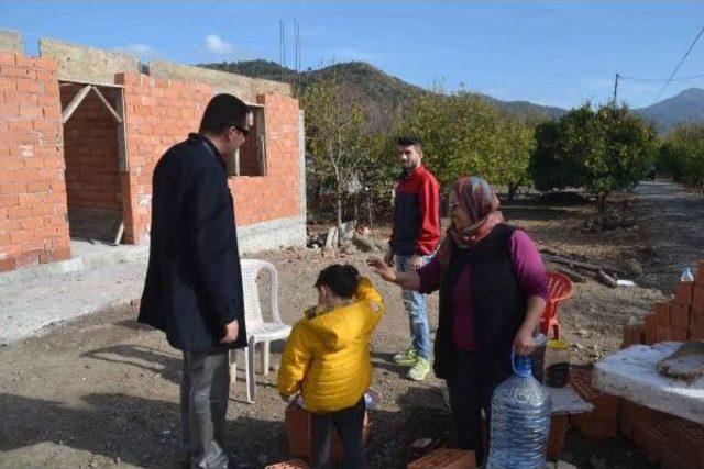 Evi Yanan Çift Için Seferber Oldular