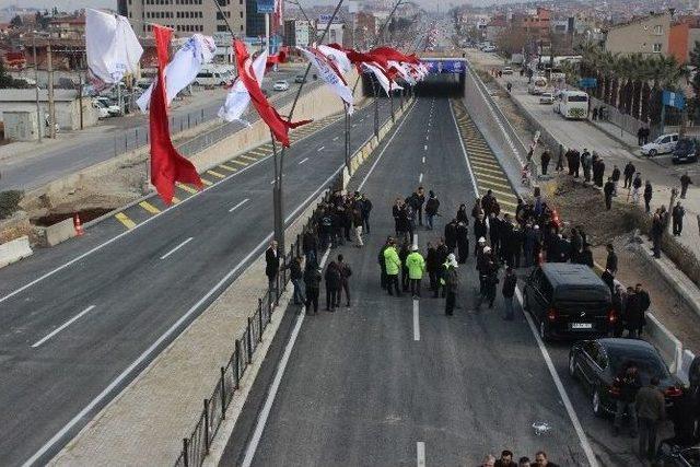 8 Milyon Tl’ye Malolan Zeybek Kavşağı Hizmete Açıldı