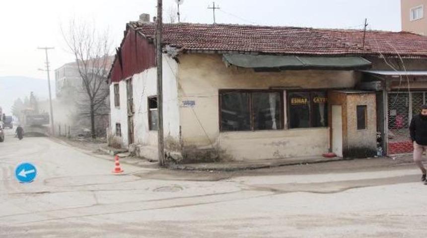 40 Yıllık Işyeri Yıkılan Esnaftan Belediyeye Tepki