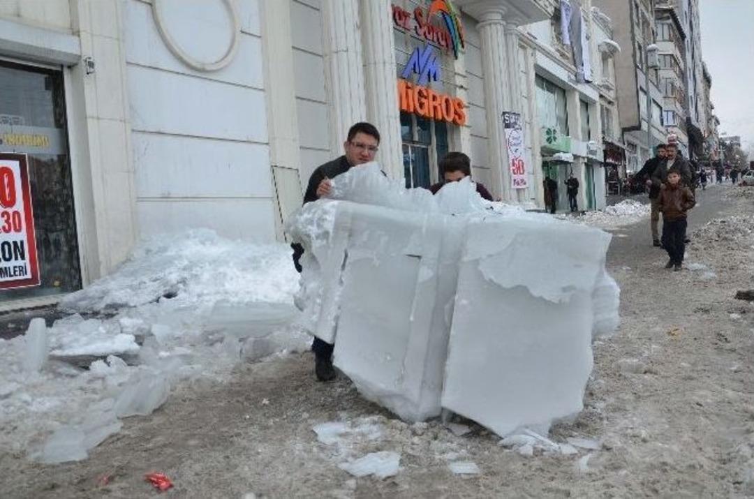Buz K&uuml;tlesi Az Daha Faciaya Yol A&ccedil;ıyordu