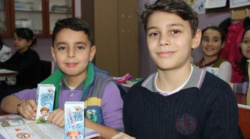 Sağlıklı Nesiller S&uuml;tle Besleniyor