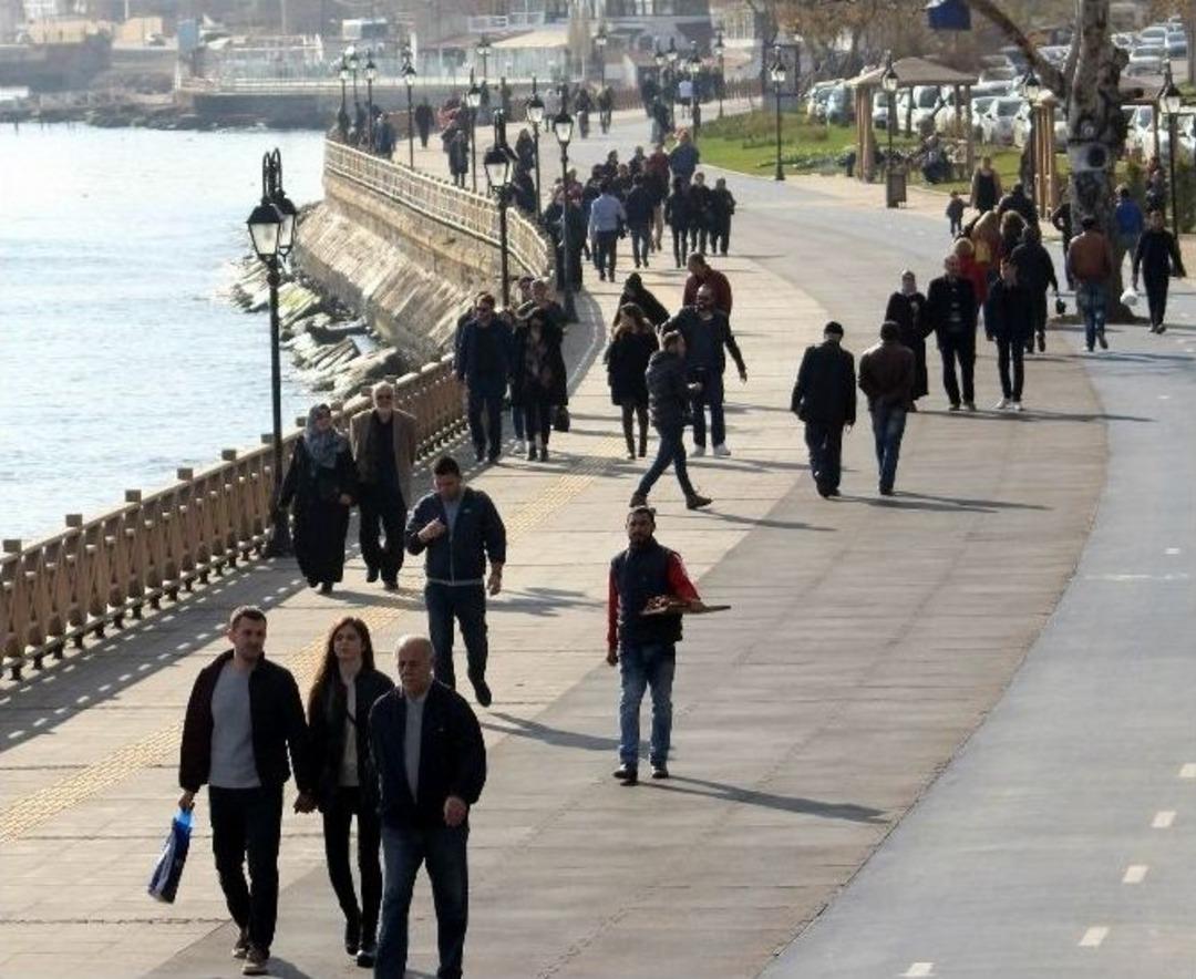 G&uuml;nlerdir Boştu Şimdi İse Tıklım Tıklım