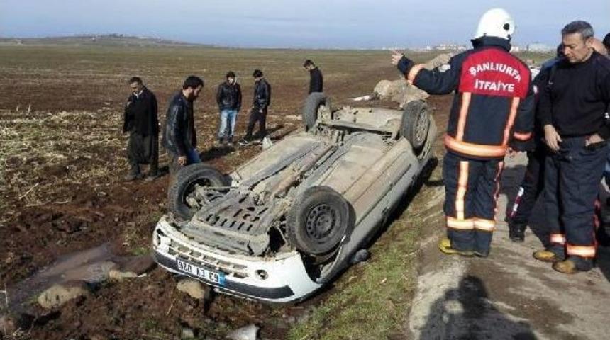 Siverek&rsquo;Te Otomobil Devrildi: 3 Yaralı