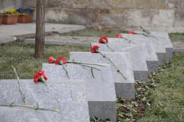 Türkiye'nin Ilk 'kadın Şehitler Anıtı' Açıldı