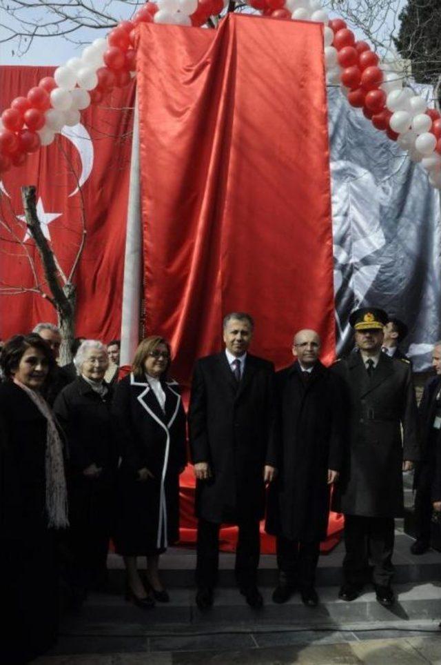 Türkiye'nin Ilk 'kadın Şehitler Anıtı' Açıldı