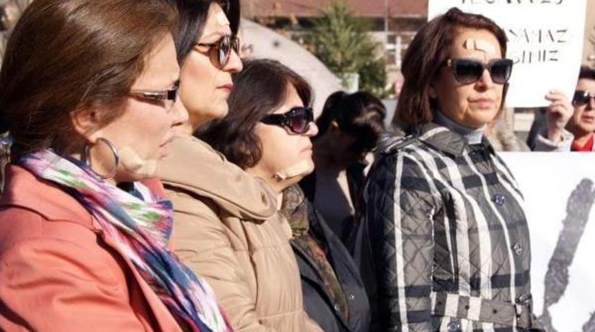 Kadınlardan Yara Bantlı 'hepimiz Yaralıyız' Eylemi