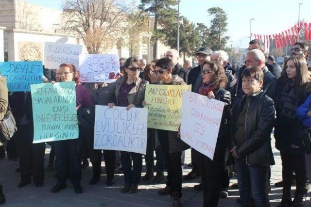 Kadınlardan Yara Bantlı 'hepimiz Yaralıyız' Eylemi