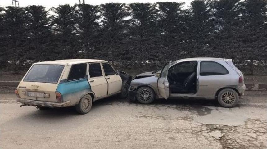 Kafa Kafaya &Ccedil;arpıştılar