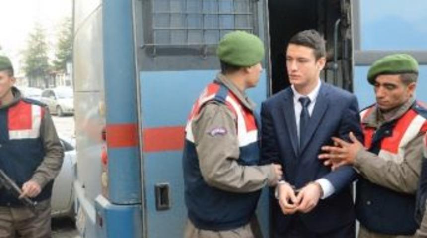 &ldquo;ilahi Emir Geldi&rdquo; Deyip Ağabeyini Bı&ccedil;aklayan Sanığın Tahliye Talebi Reddedildi