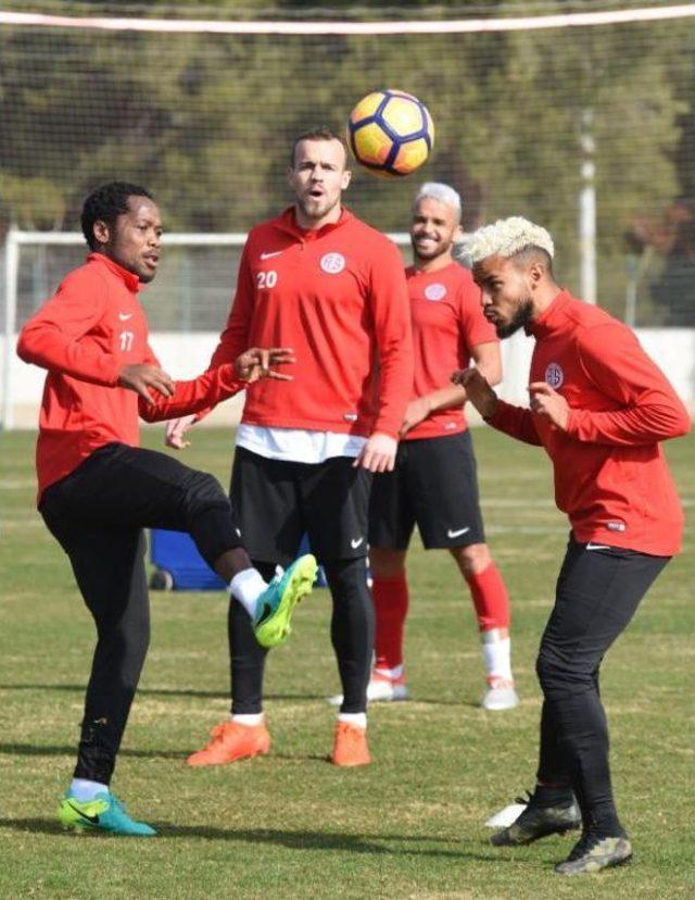 Antalyaspor Güç Depoladı