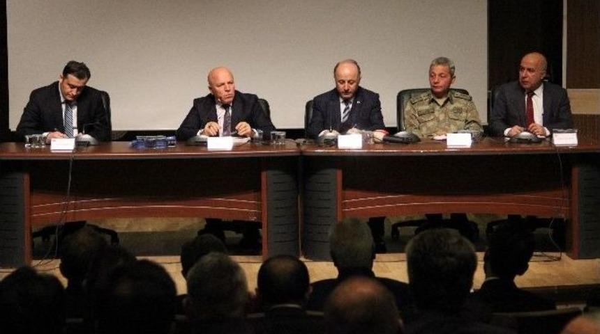 Vali Azizoğlu Muhtarların Sorunlarını Dinledi