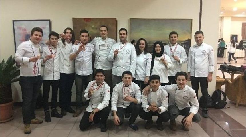 Devrek Myo Aş&ccedil;ılık Programı &Ouml;ğrencilerinden Madalya Yağmuru