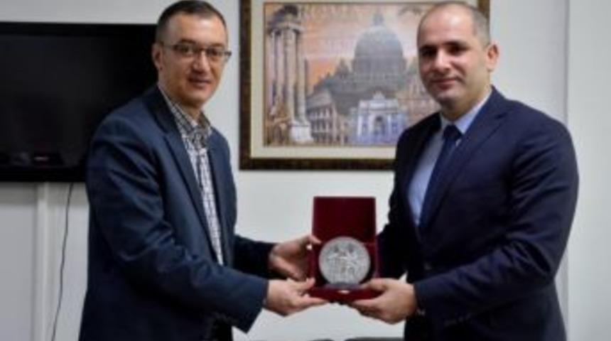 Kaymakam Yılmaz&rsquo;dan Rekt&ouml;r Yardımcısı Prof. Dr. &Ouml;zden&rsquo;e Ziyaret