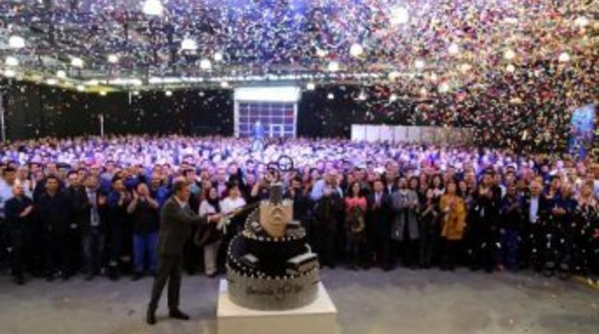 Mercedes-Benz T&uuml;rk 50. Yılını &Ccedil;alışanlarıyla Kutladı