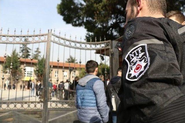 Narkotim Okul &Ouml;nlerini Abluka Altına Aldı 1