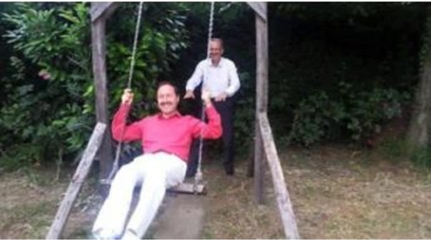 Salıncak Fotoğrafının Yaktığı M&uuml;d&uuml;r G&ouml;zaltına Alındı