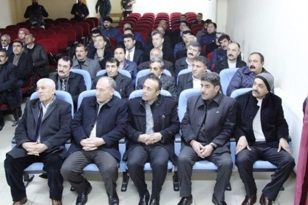 Başkan Vekili &Ouml;zt&uuml;rk Muhtarlarla Bir Araya Geldi