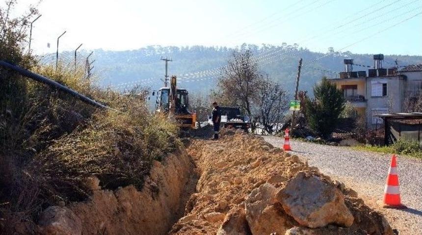 B&uuml;y&uuml;kşehir Belediyesi Kumluca&rsquo;da İ&ccedil;me Su Sarı Hatlarını Yeniliyor