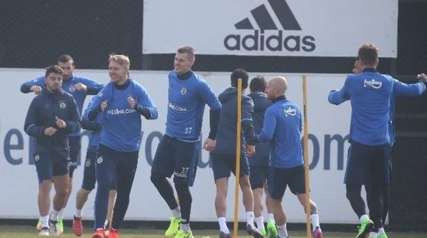 Fenerbah&ccedil;e, Bursaspor Hazırlıklarını S&uuml;rd&uuml;rd&uuml;