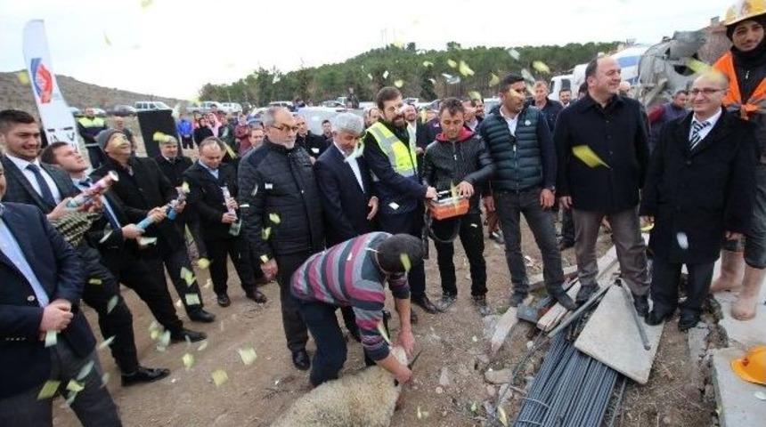 Abdullah Tayyip Ol&ccedil;ok Gen&ccedil;lik Merkezi&rsquo;nin Temeli Atıldı